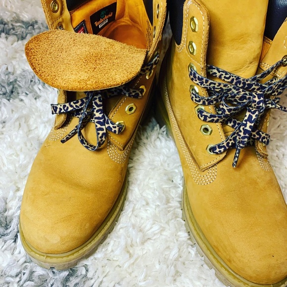 Men’s LIKE NEW Timberlands - Picture 2 of 4